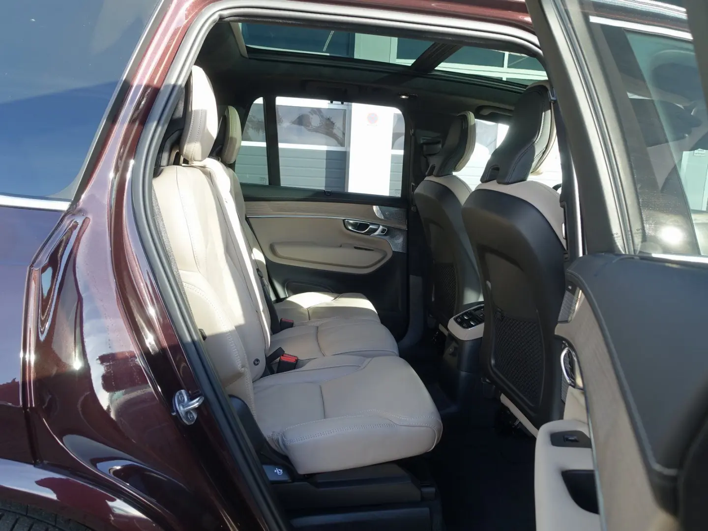 XC90 Ultra Facelift T8 AWD B&W 22  AHK FourC 360