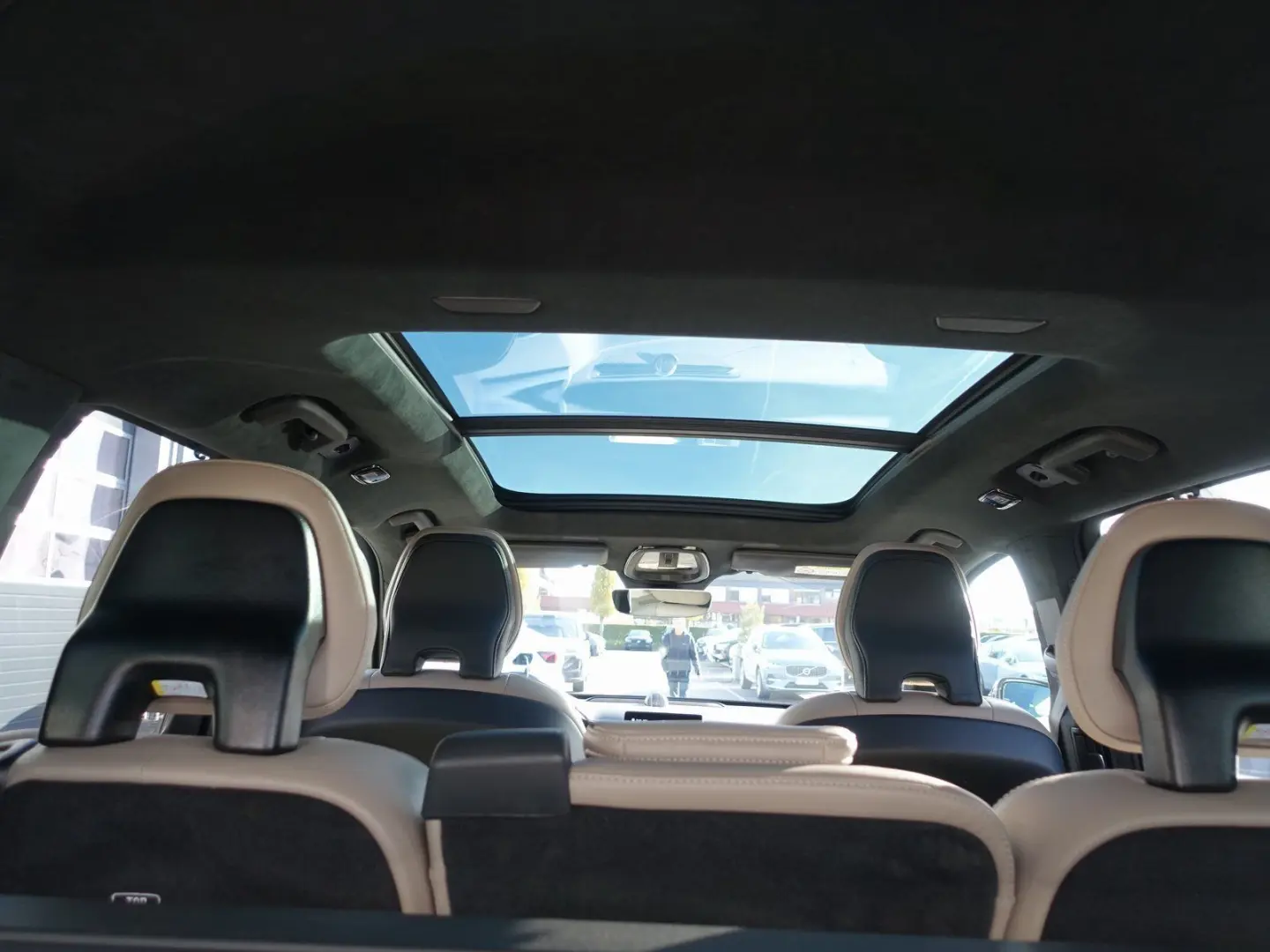 XC90 Ultra Facelift T8 AWD B&W 22  AHK FourC 360