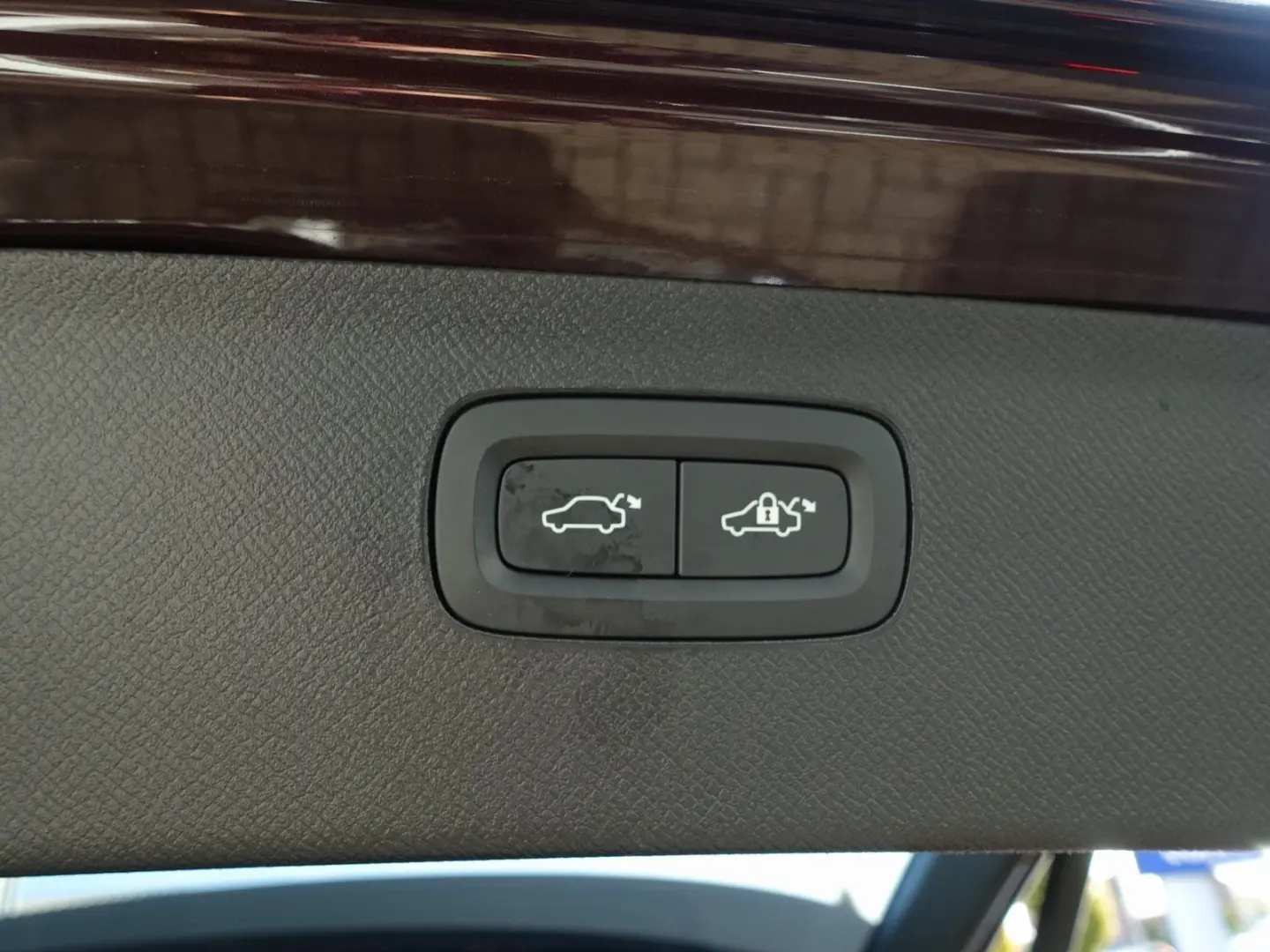 XC90 Ultra Facelift T8 AWD B&W 22  AHK FourC 360