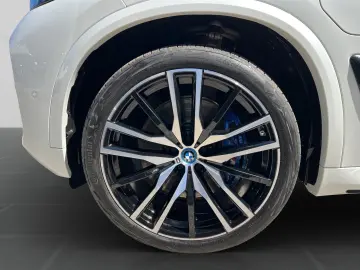 X5 xDrive50e M Sport Pro 22  Skyl. Carbon B&W