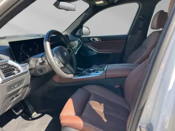 X5 xDrive50e M Sport Pro 22  Skyl. Carbon B&W