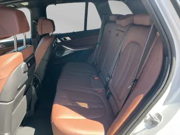 X5 xDrive50e M Sport Pro 22  Skyl. Carbon B&W