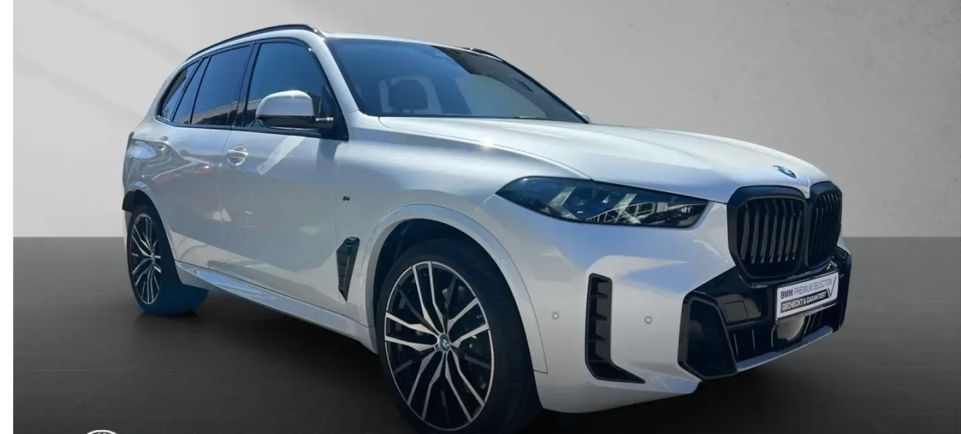 X5 xDrive50e M Sport Pro 22  Skyl. Carbon B&W