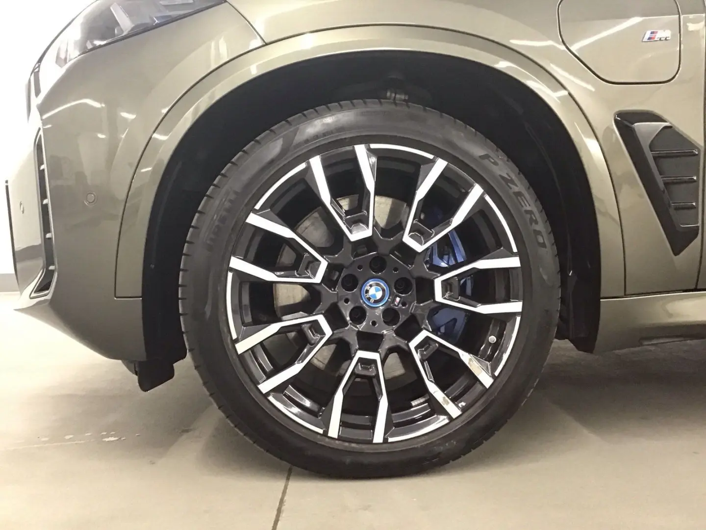 X5 xDrive50e M Sport Bowers & Wilkins AHK LED