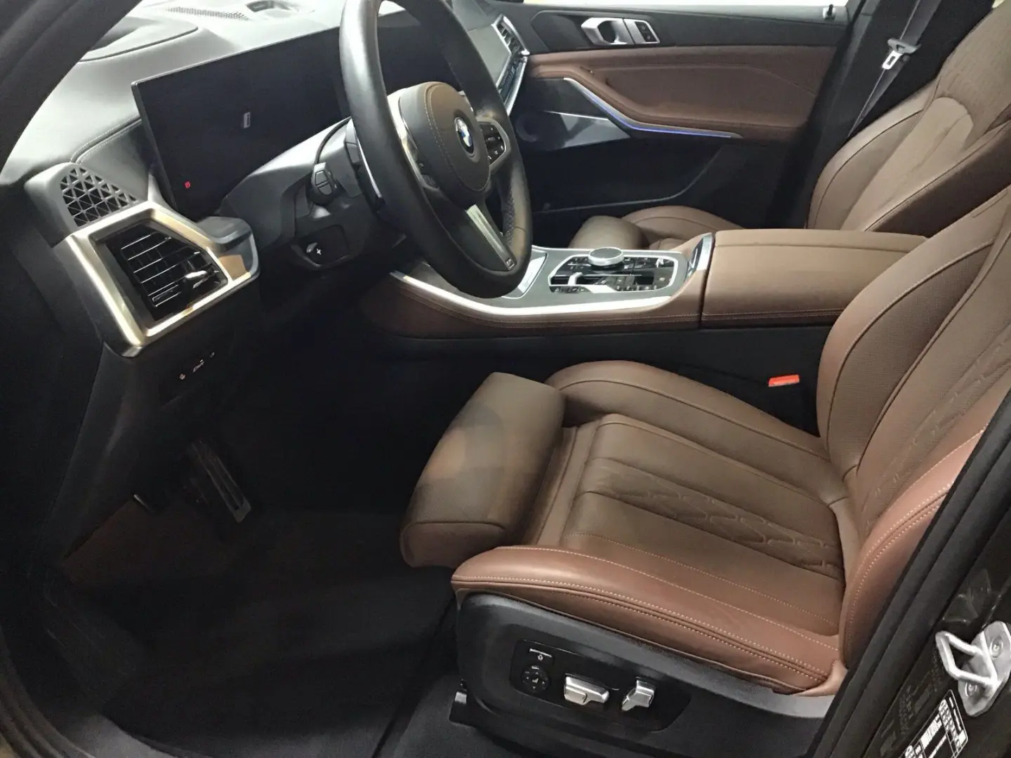 X5 xDrive50e M Sport Bowers & Wilkins AHK LED