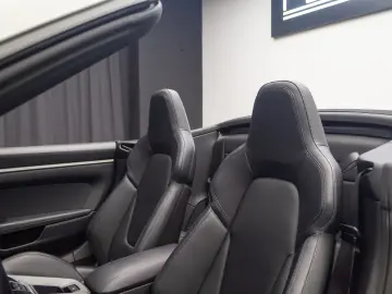 Porsche 911 Carrera Cabriolet (PDK)