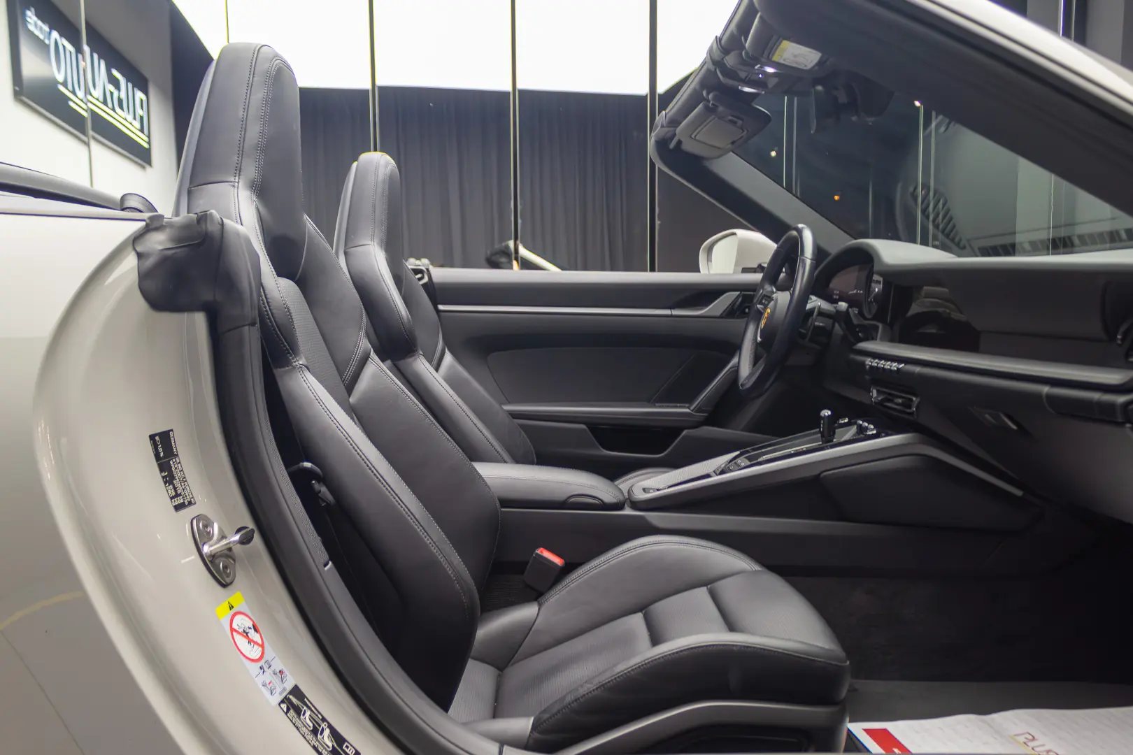 Porsche 911 Carrera Cabriolet (PDK)