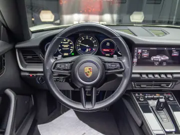 Porsche 911 Carrera Cabriolet (PDK)