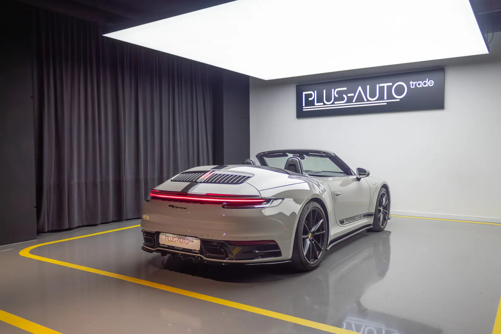 Porsche 911 Carrera Cabriolet (PDK)