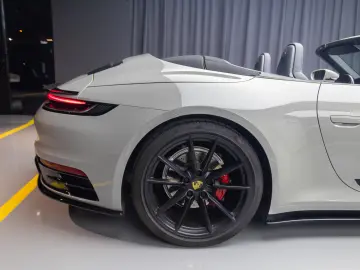 Porsche 911 Carrera Cabriolet (PDK)