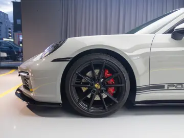 Porsche 911 Carrera Cabriolet (PDK)