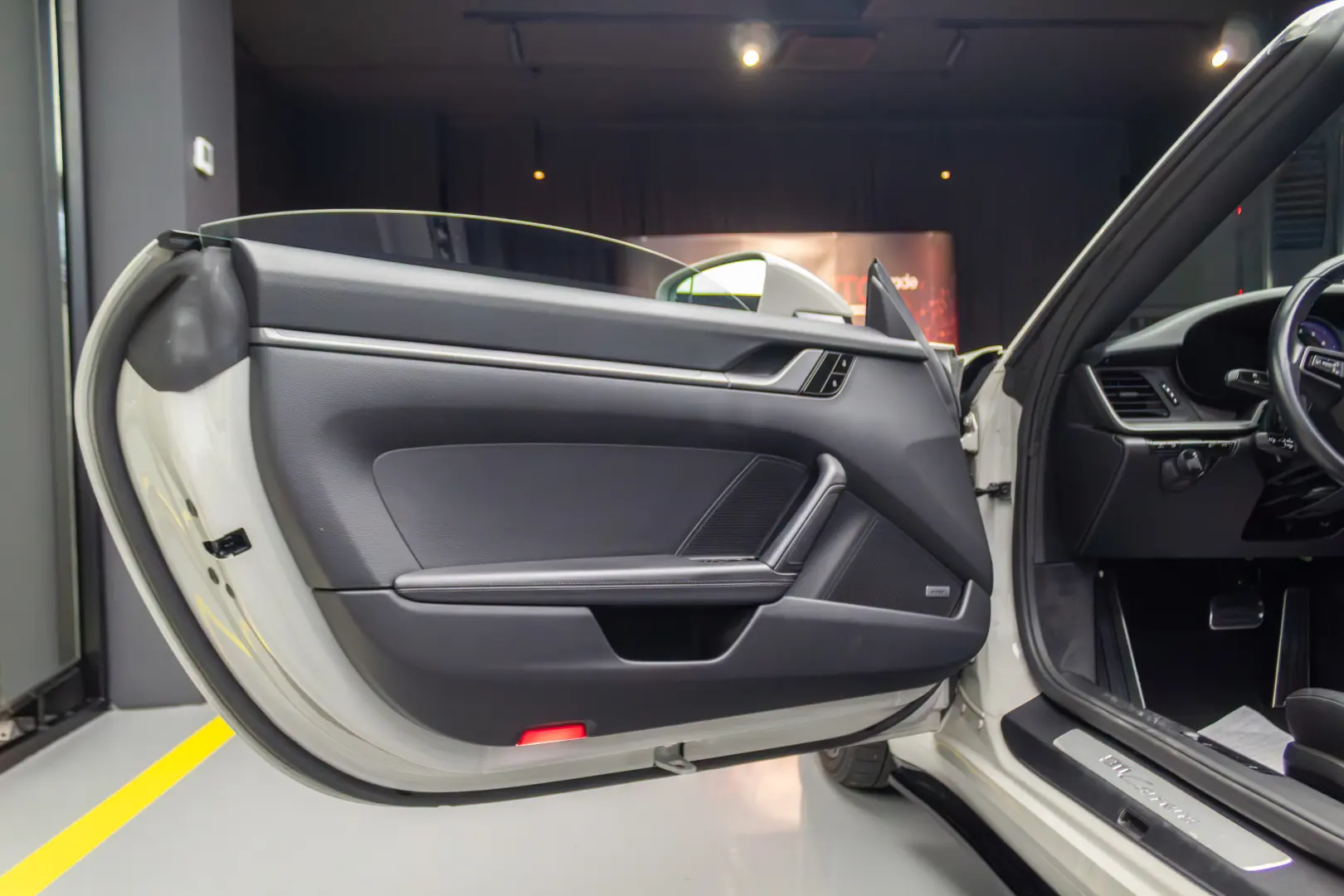 Porsche 911 Carrera Cabriolet (PDK)