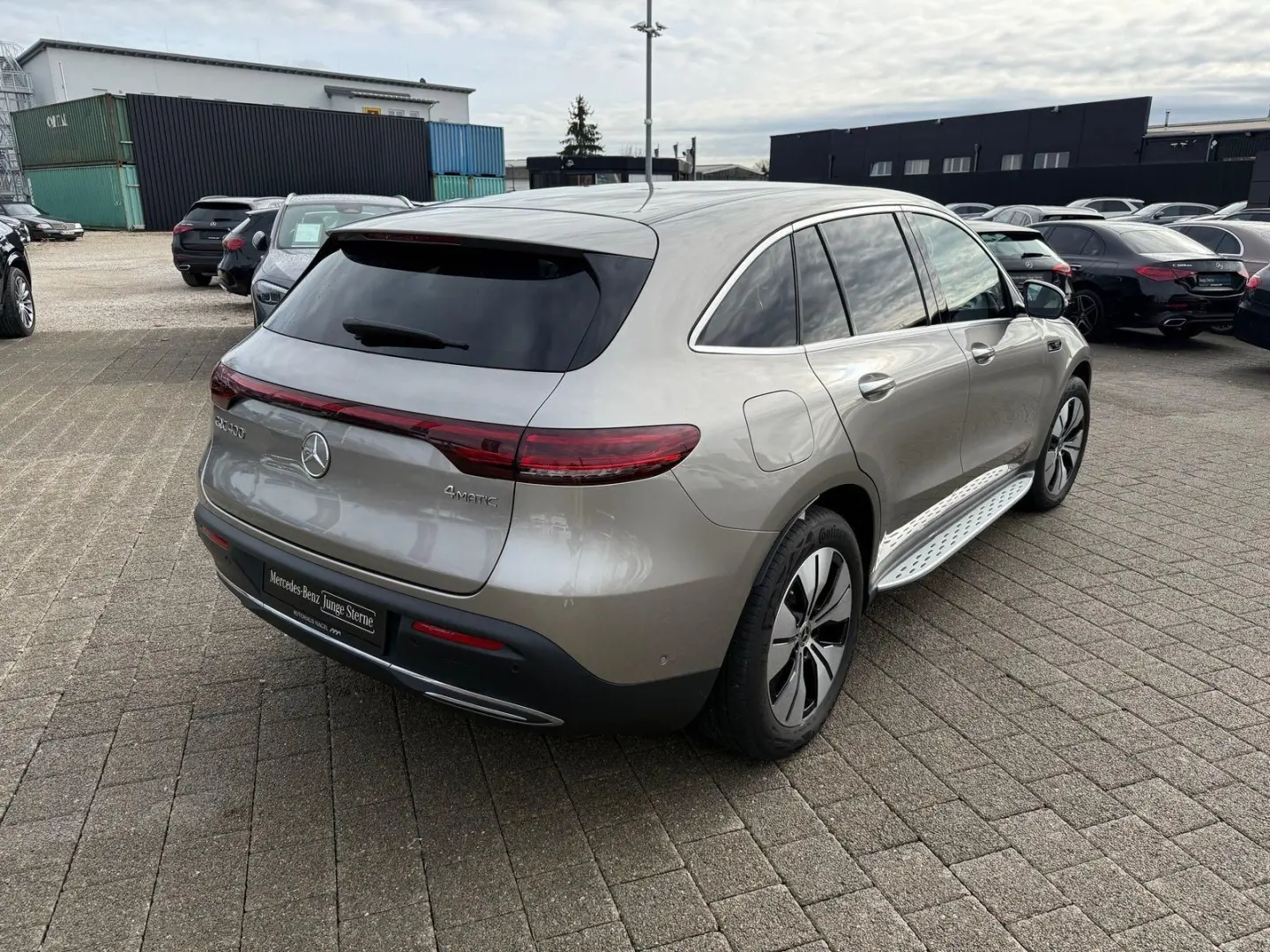 EQC 400 4M DISTR Sitzklima Memory HeadUp MBeam