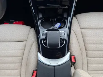 EQC 400 4M DISTR Sitzklima Memory HeadUp MBeam