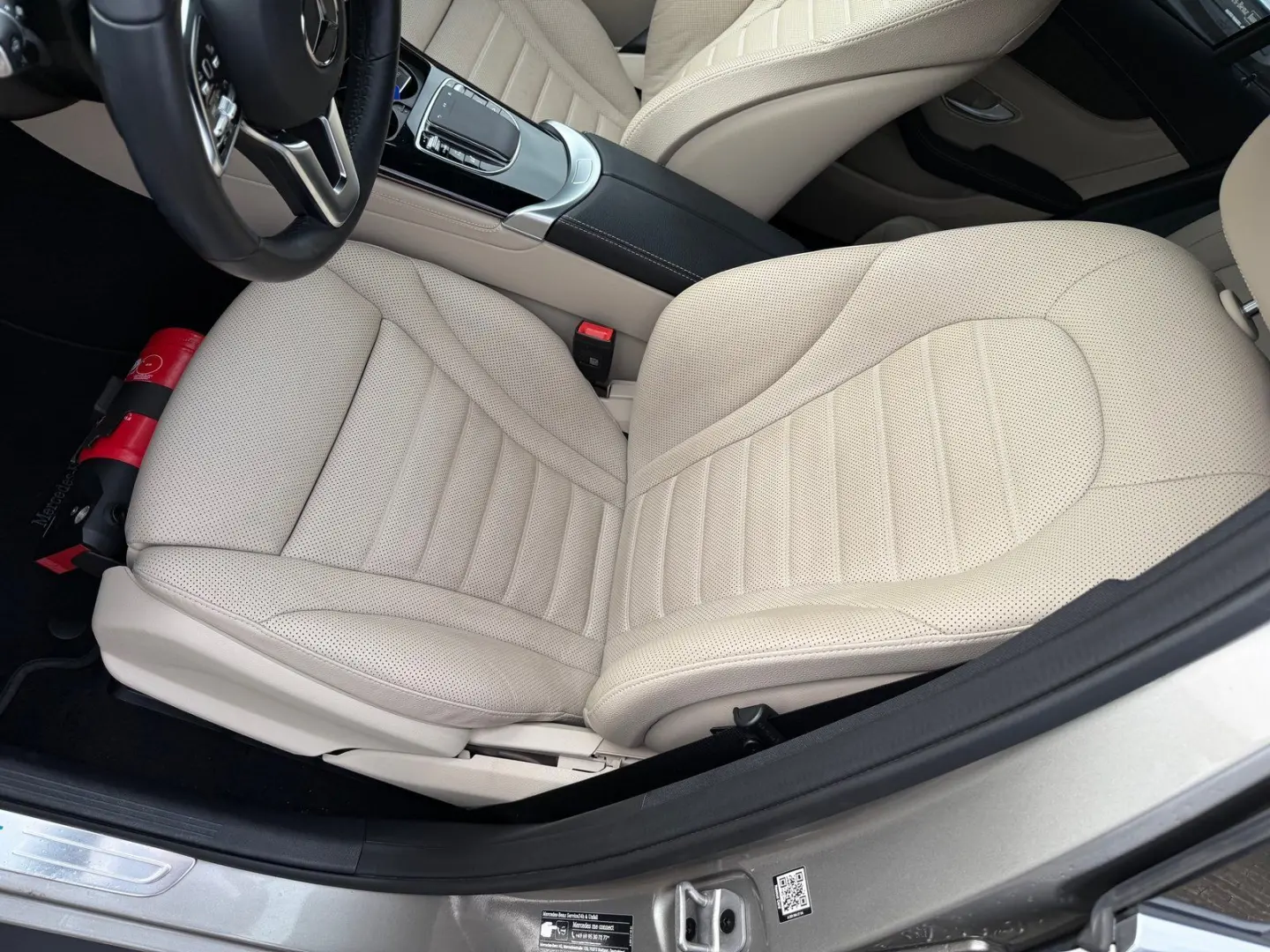 EQC 400 4M DISTR Sitzklima Memory HeadUp MBeam