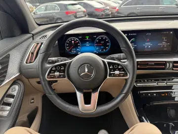 EQC 400 4M DISTR Sitzklima Memory HeadUp MBeam