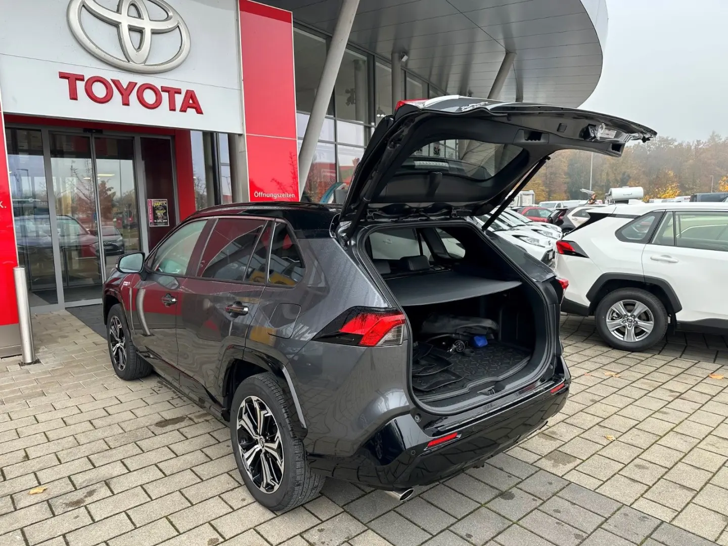RAV4 Plug-in Hybrid 4x4  LEDER  360  HUD AHK JBL