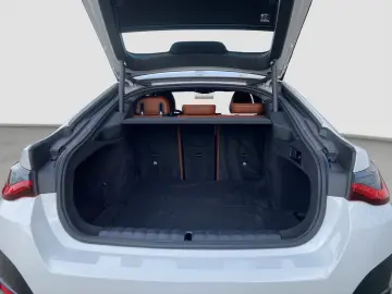 i4 M50    M-Sport DrvAssPro 360  AHK HiFi DAB