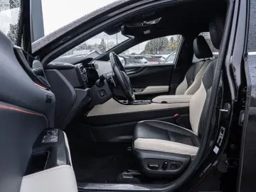 NX 450h   Executive ACC LED 360  Interieur-Pak.