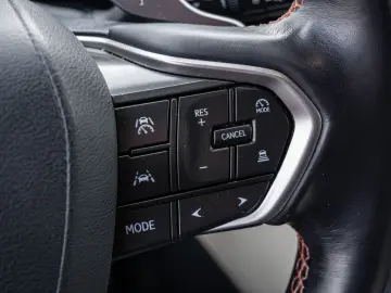 NX 450h   Executive ACC LED 360  Interieur-Pak.