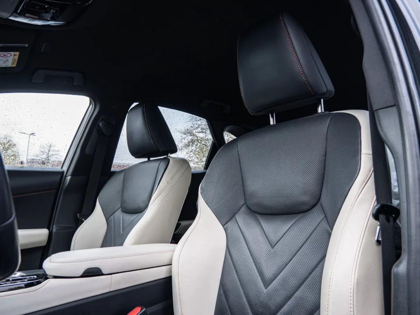 NX 450h   Executive ACC LED 360  Interieur-Pak.