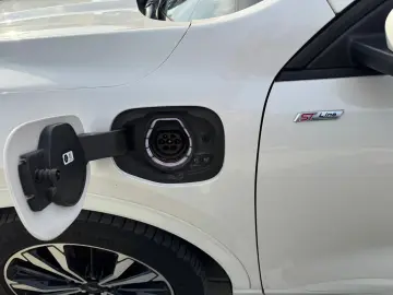 Ford Kuga 2.5 Duratec PHEV ST-LINE