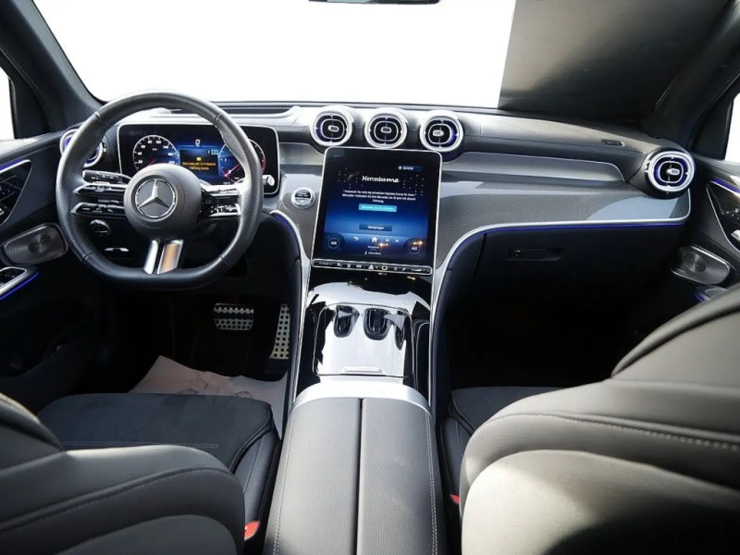 GLC 300 d 4M   BURM AMG NIGHT DISTR SPUR PANO