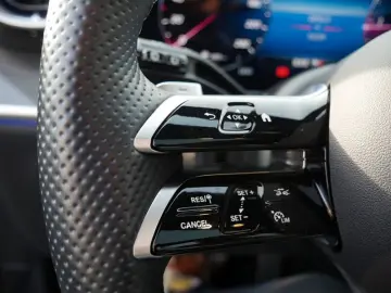 GLC 300 d 4M   BURM AMG NIGHT DISTR SPUR PANO