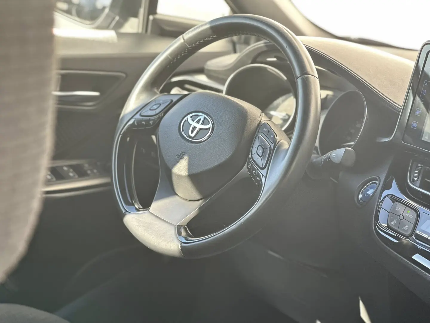 Toyota   C-HR 1.8 Hybrid Active