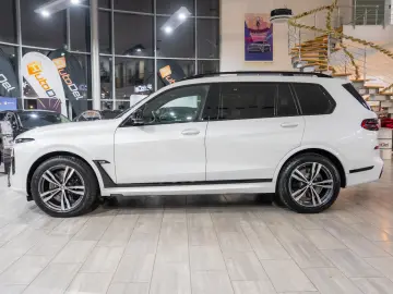 BMW X7 M 60i xDrive G07 LCI
