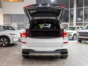 BMW X7 M 60i xDrive G07 LCI
