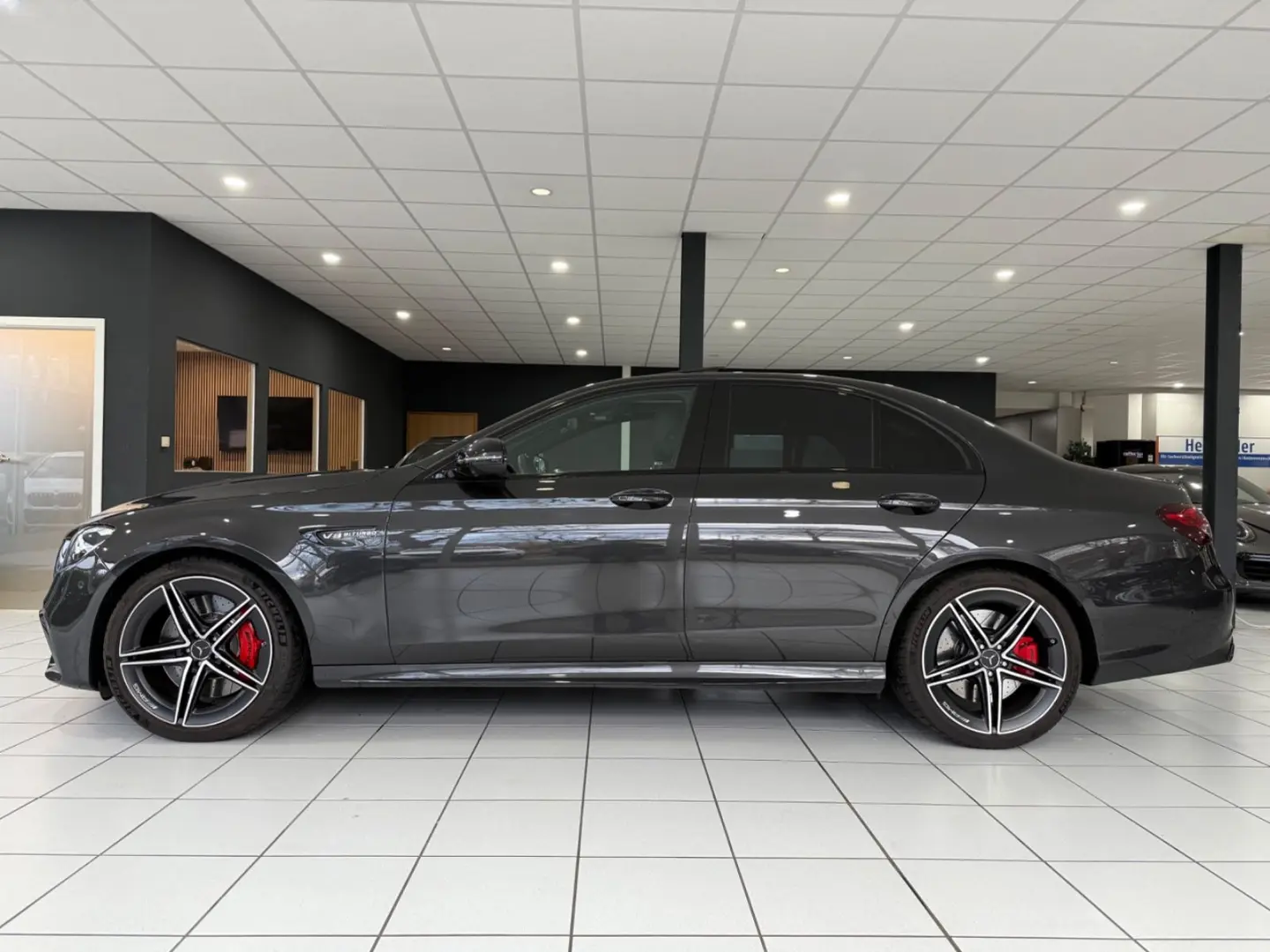 E 63 S AMG 4Matic   PERF-AGA BURM WIDESCR H-UP