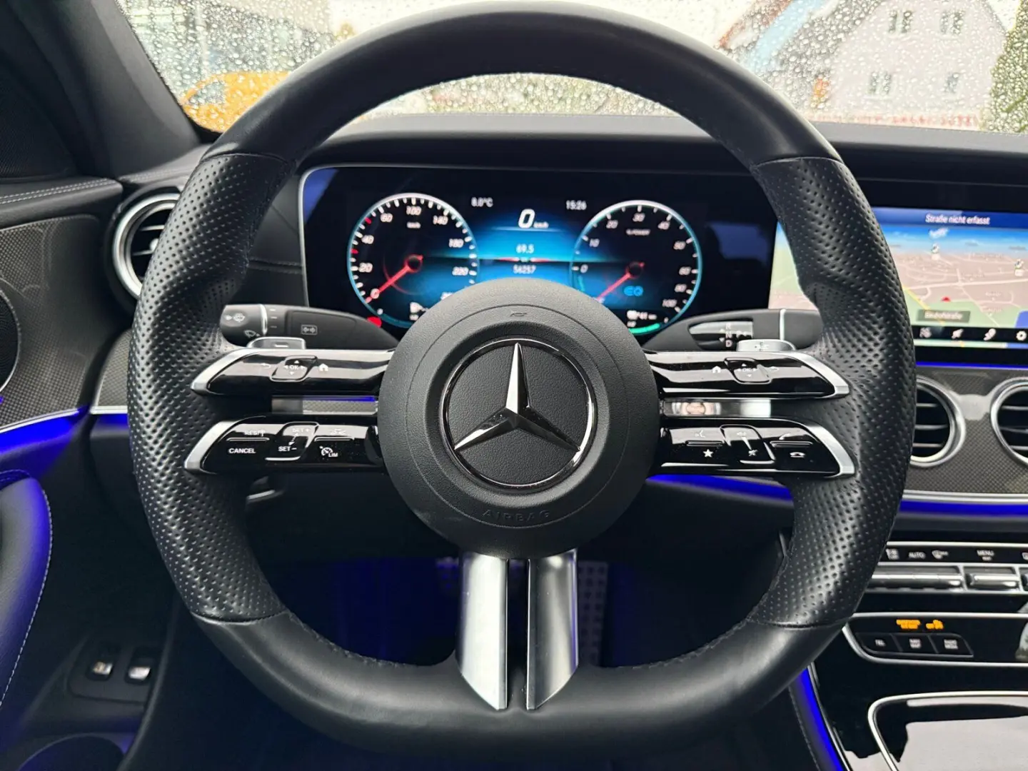 E 300 e AMG Line 4Matic CAR-PLAY RFK NAVI SITZH