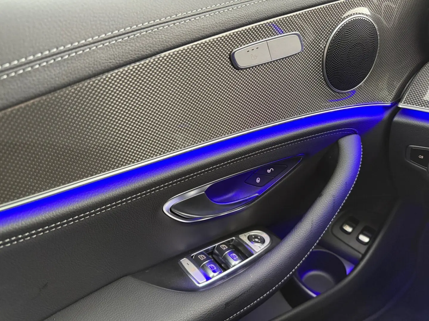 E 300 e AMG Line 4Matic CAR-PLAY RFK NAVI SITZH