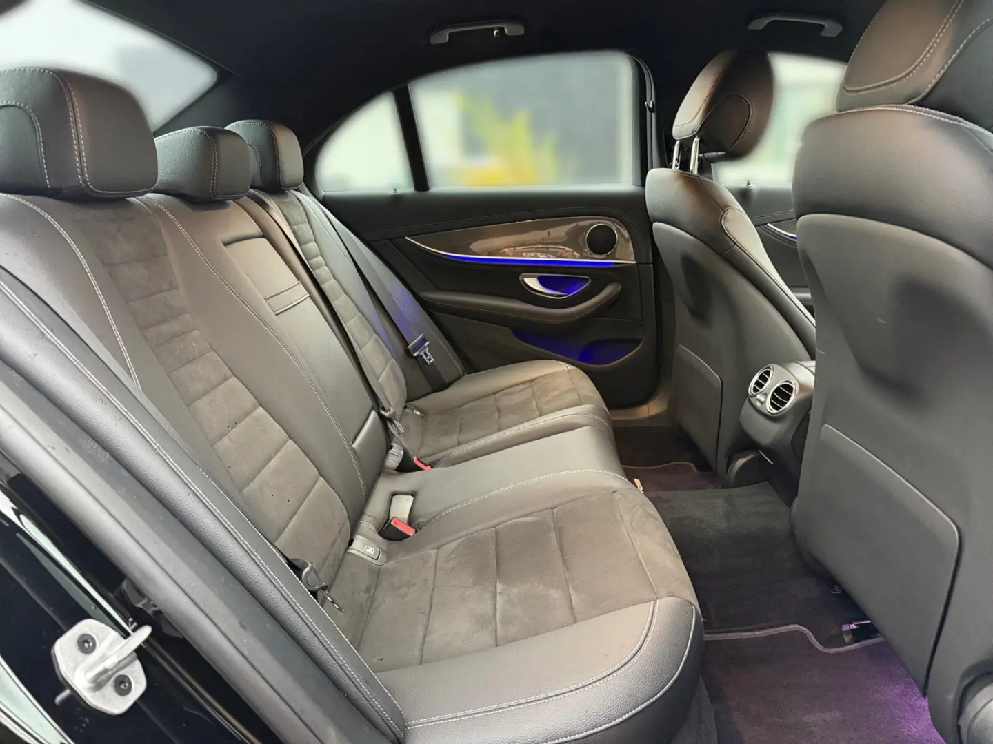 E 300 e AMG Line 4Matic CAR-PLAY RFK NAVI SITZH