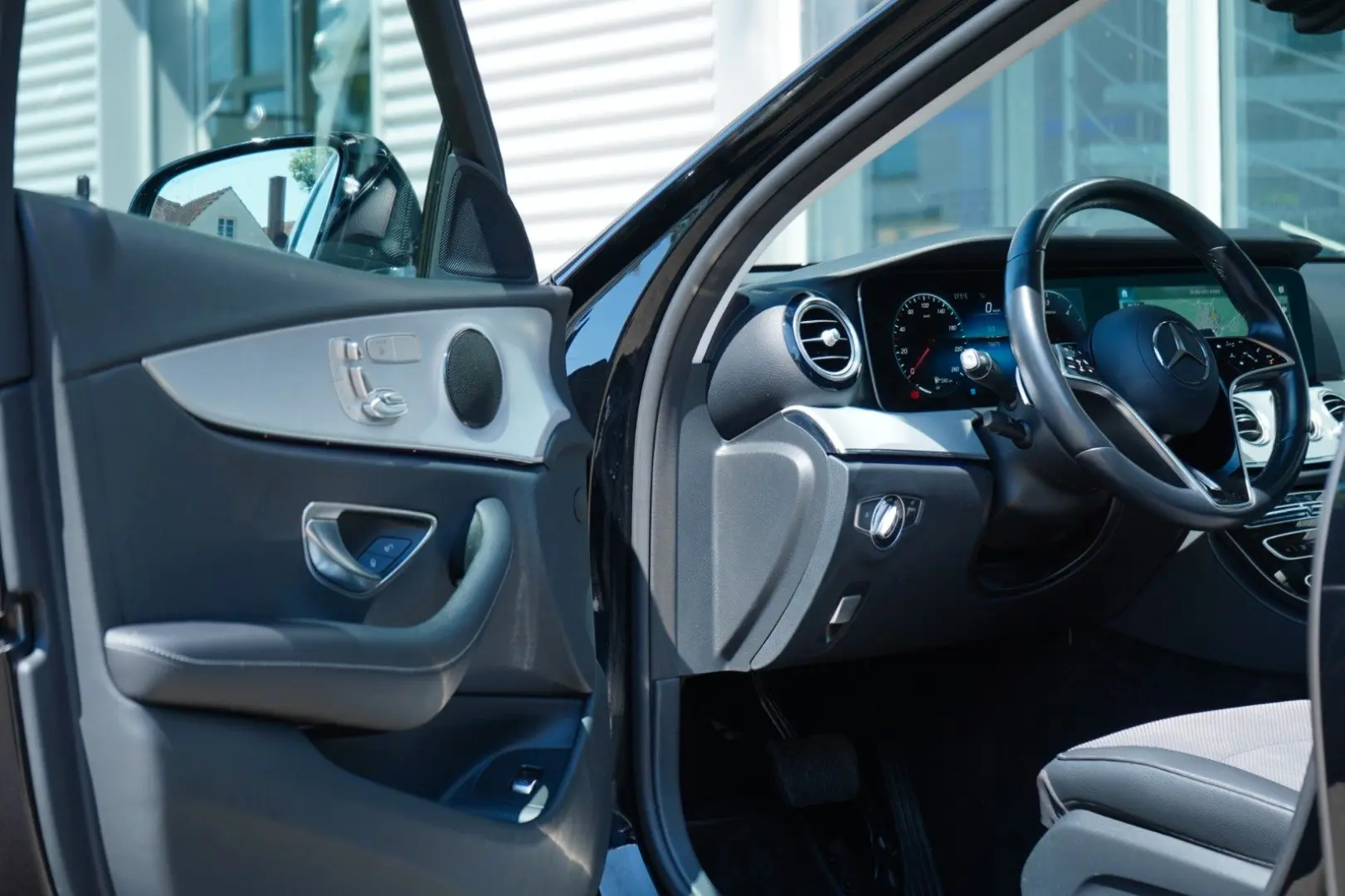 E 220 d Lim. Avantgarde 9G PANO LED MBUX NIGHT