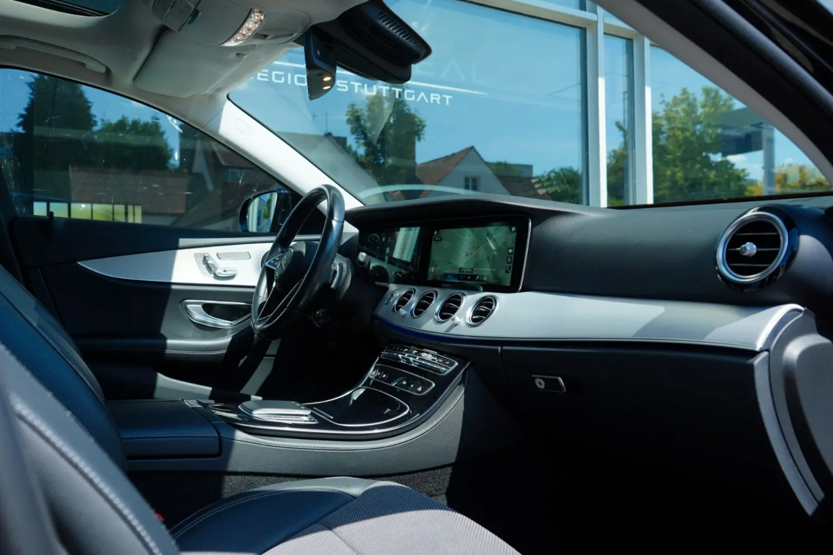 E 220 d Lim. Avantgarde 9G PANO LED MBUX NIGHT