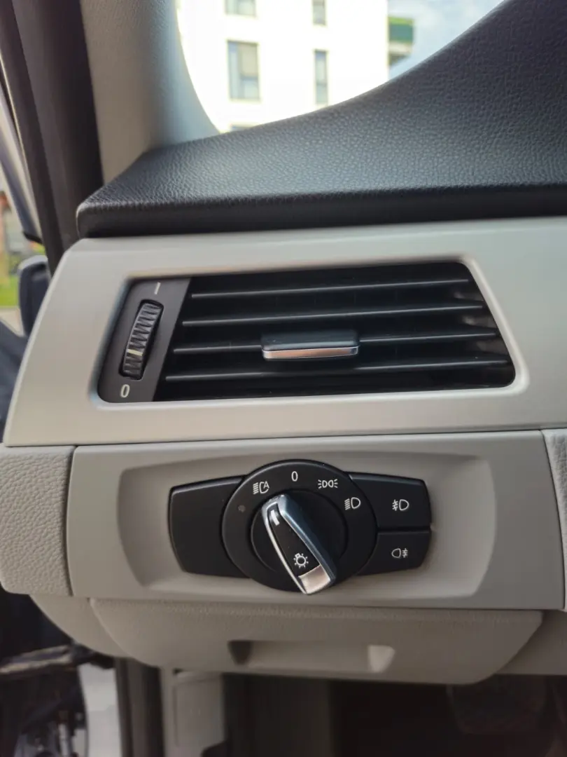 BMW Seria 318D E90 2011 Business Line