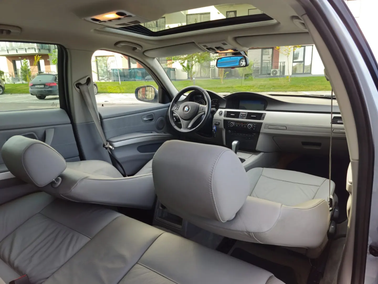 BMW Seria 318D E90 2011 Business Line