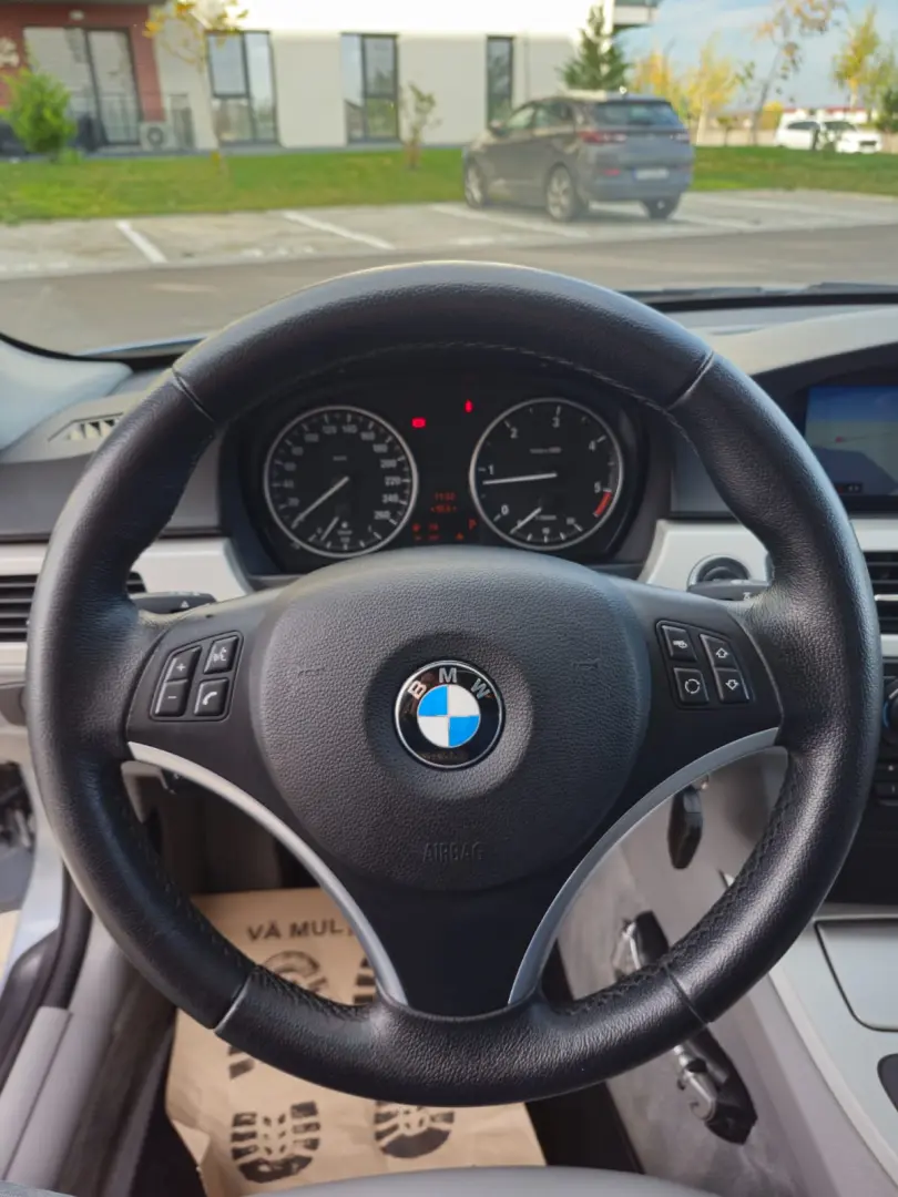 BMW Seria 318D E90 2011 Business Line