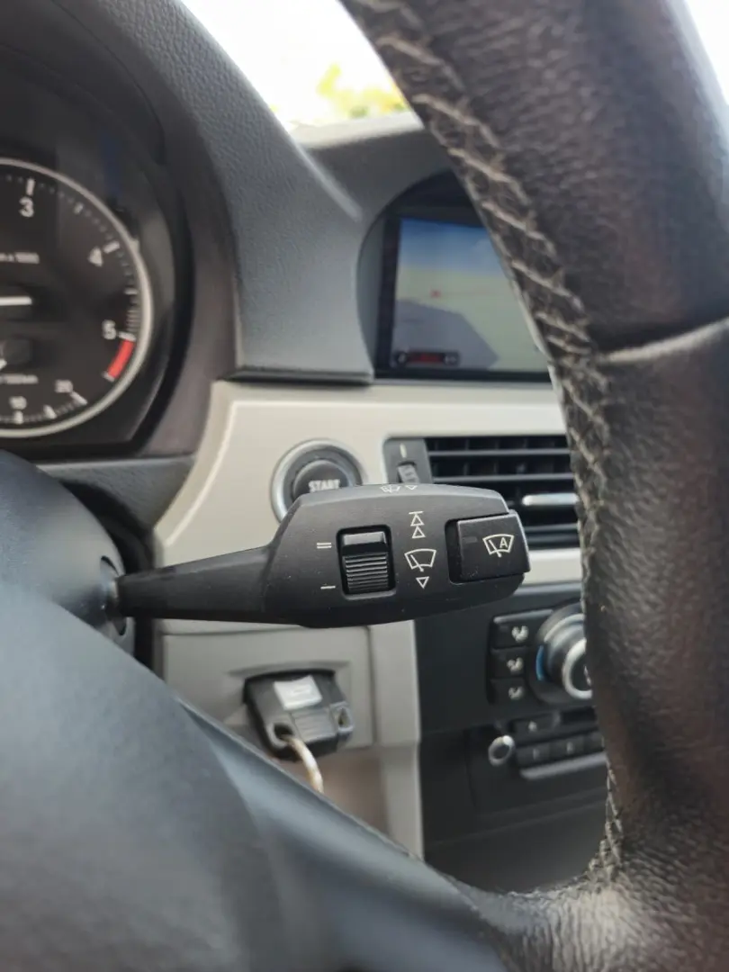 BMW Seria 318D E90 2011 Business Line