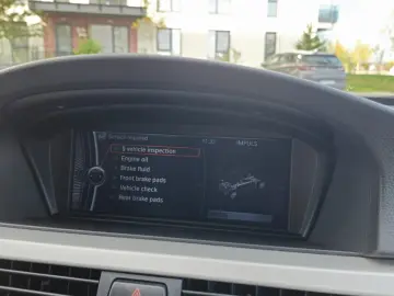 BMW Seria 318D E90 2011 Business Line