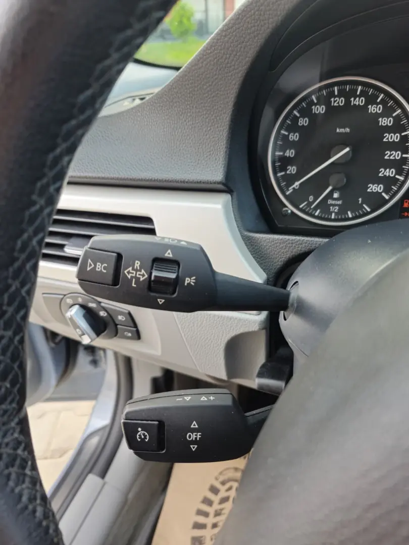 BMW Seria 318D E90 2011 Business Line