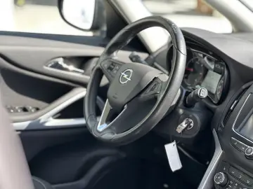 Opel   Zafira Tourer 2.0 CDTI Active