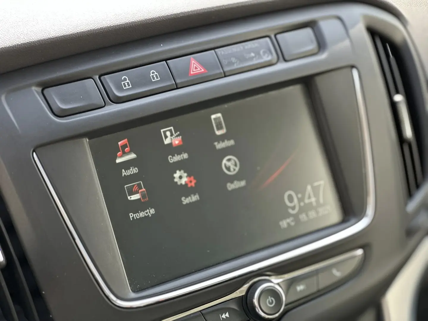 Opel   Zafira Tourer 2.0 CDTI Active