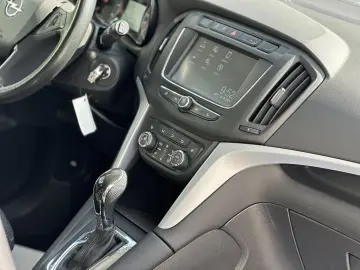 Opel   Zafira Tourer 2.0 CDTI Active