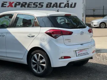 HYUNDAI I20 1.4 YES!