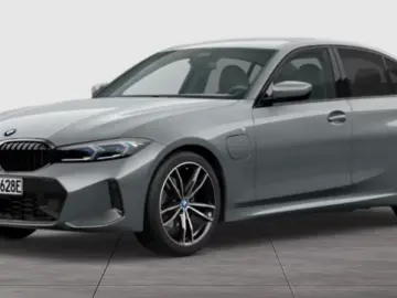 330e xDrive M Sport HUD ACC RFK NAVI Standh. LM