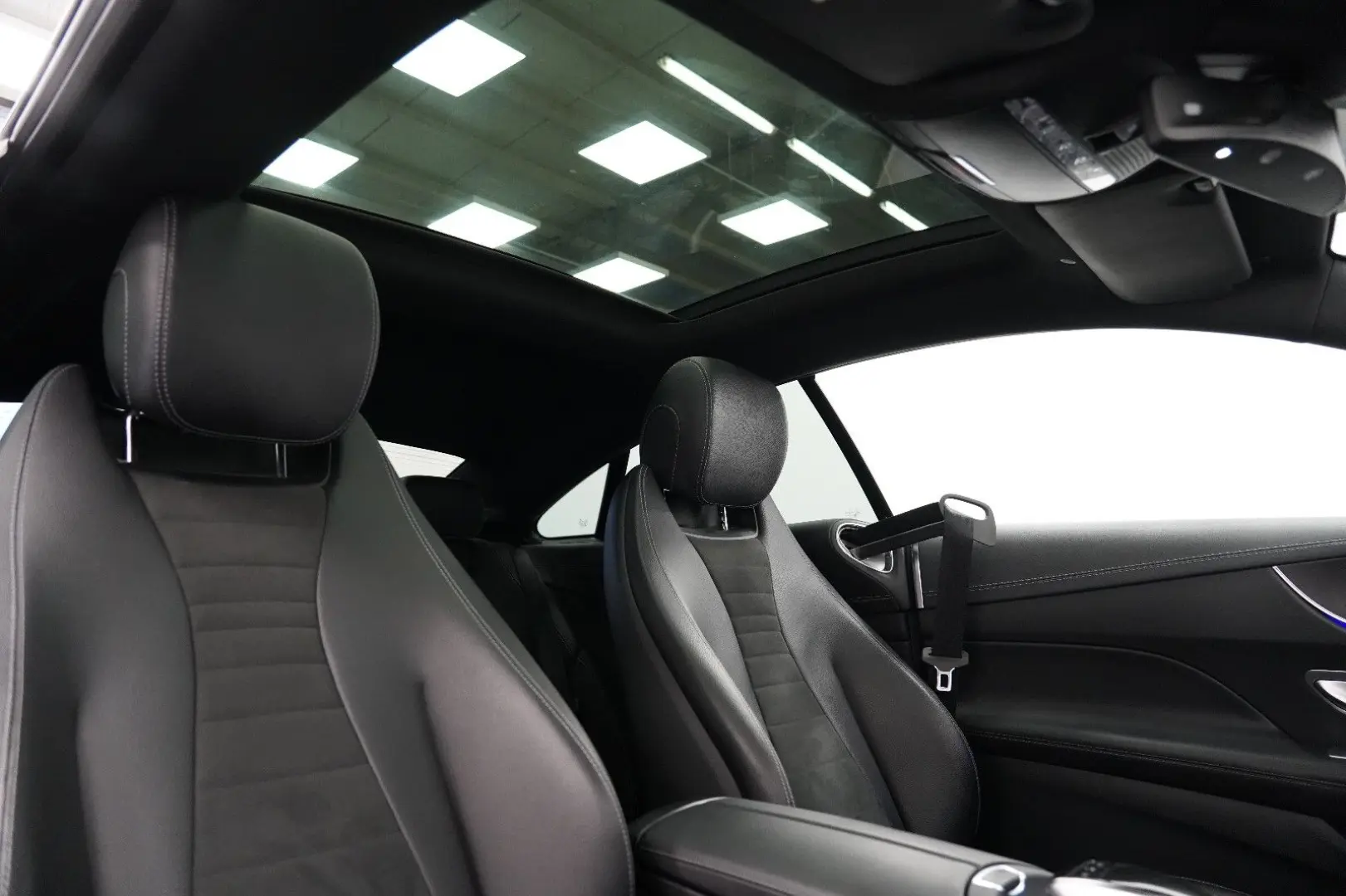 E200 Coupe AMG Line PANO Burmester Kamera MOPF