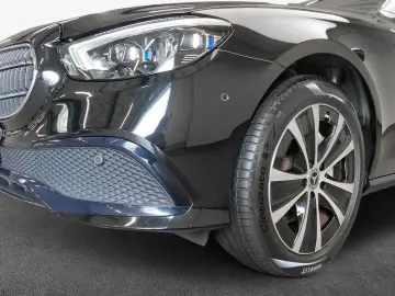 E 300 de 4M Avantgarde AHK Distro PANO Wide NIgh